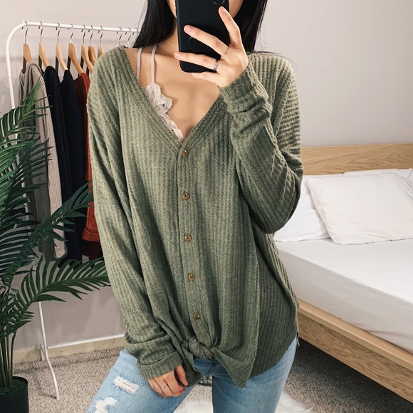 🆕 Vanessa - Green Oversized Thermal Top - Picture 4 of 7